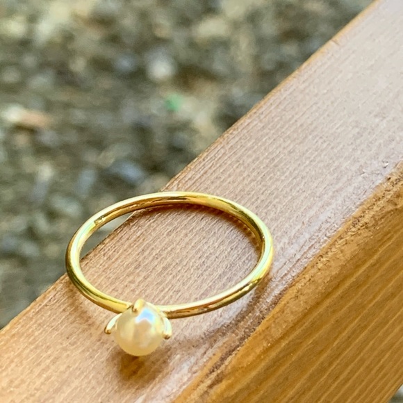 Gorgeous Ring For Women Delicate Mini Pearl - Picture 4 of 9
